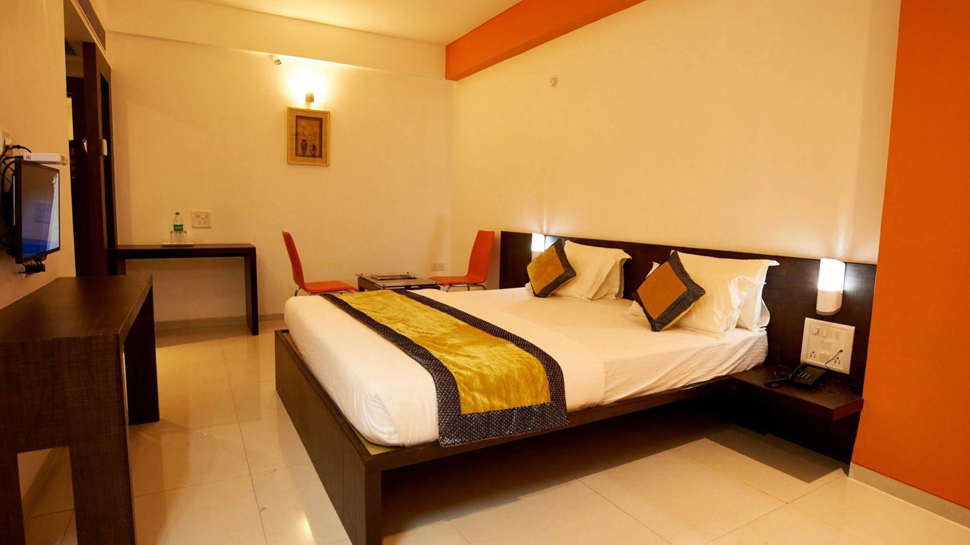 Hotel Golden View Shirdi Exterior foto